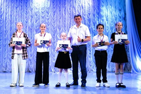 167 волгодонских школьников «собрали портфель пятерок» и получили подарки от Ростовской АЭС
